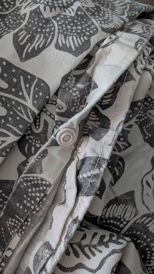 Grey and White Floral Duvet Cover - photo 2