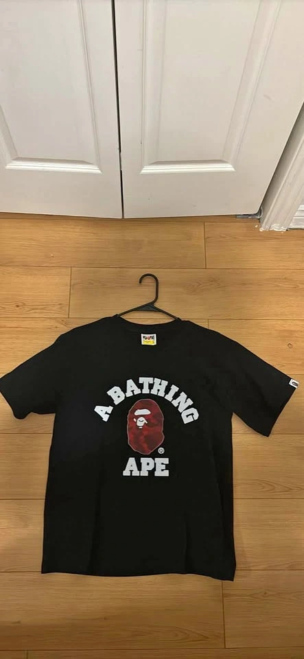 Bathing ape t shirt SIZE SMALL