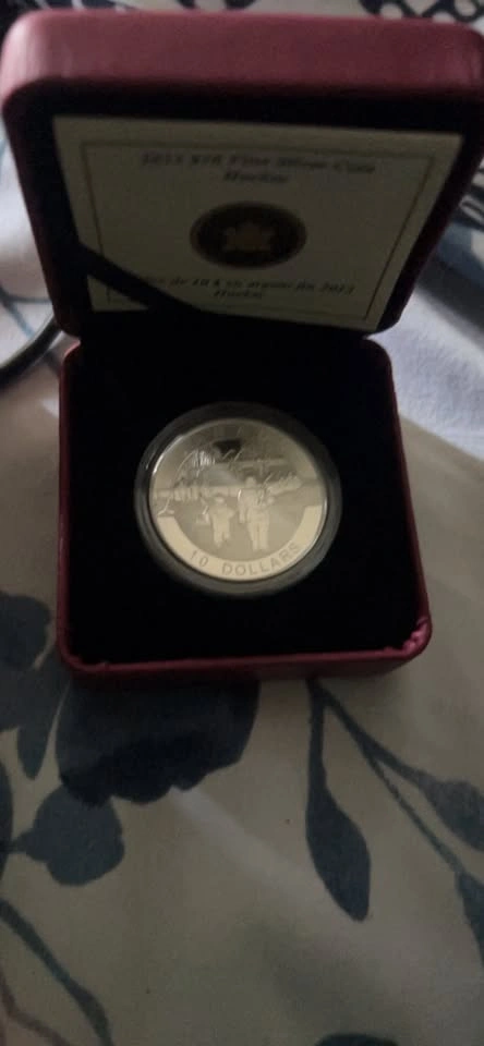 2013 $10 Fine Silver Hockey Coin - photo 2