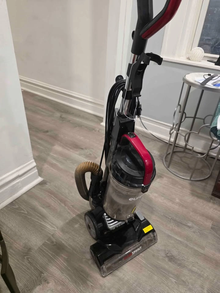 Eureka DashSprint Dual Motor Upright Vacuum - photo 2
