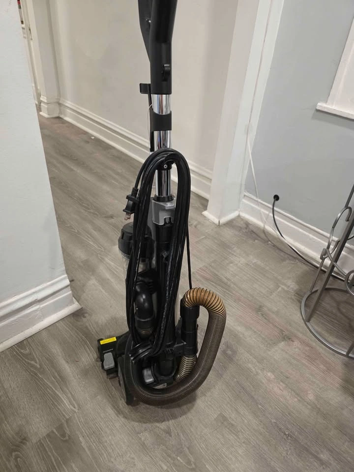 Eureka DashSprint Dual Motor Upright Vacuum - photo 3
