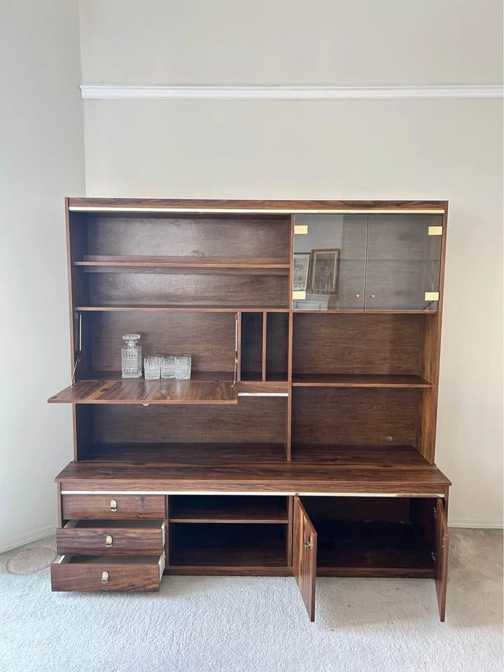 Hutch with bar cabinet - photo 2