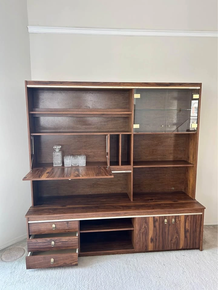 Hutch with bar cabinet - photo 3