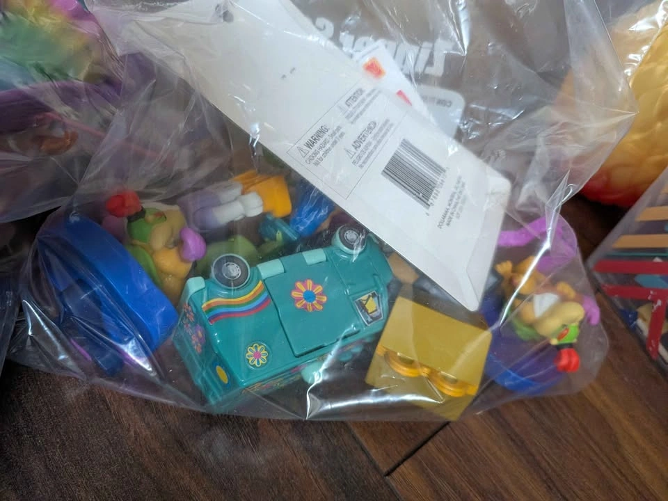 Multiple bags of mini toys figures - photo 5