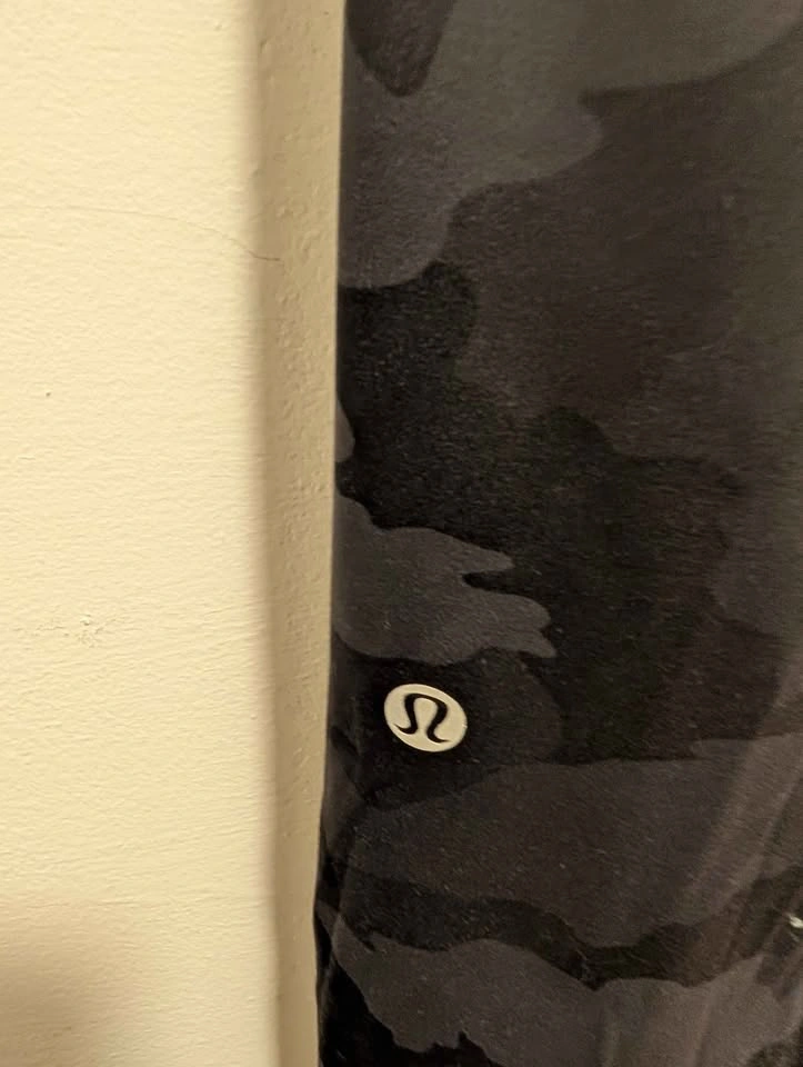 Lululemon - Capris - Black Grey Army - Size 18 - photo 2