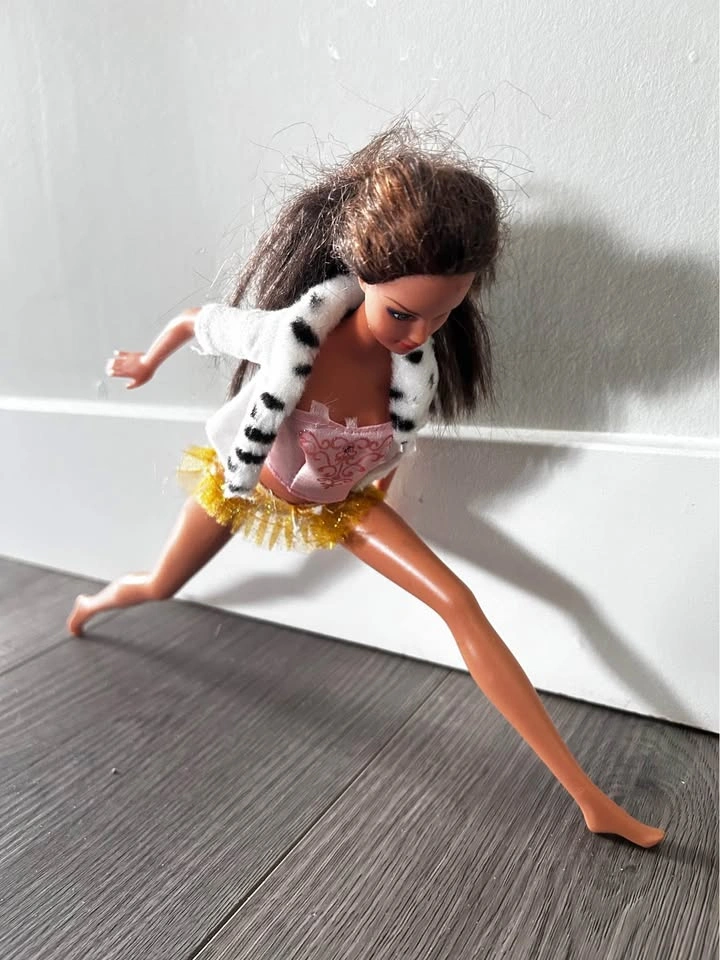Barbie doll in cute outfit - photo 4