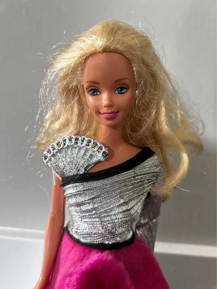 Vintage Barbie Doll - photo 2