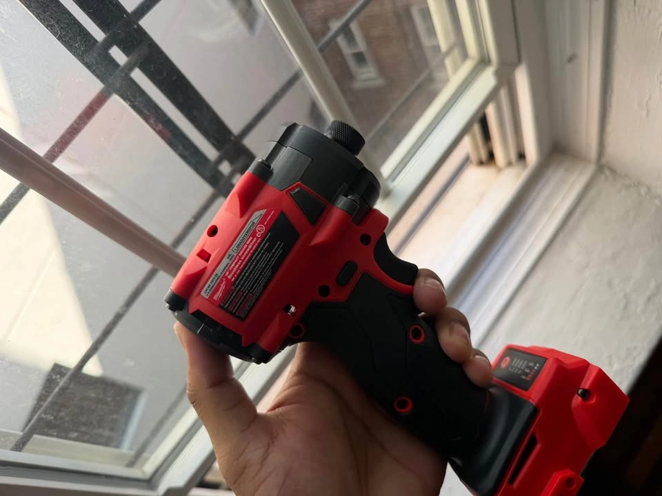 Milwaukee M18 FUEL Impact Driver Kit with XC6.0 Battery - photo 3