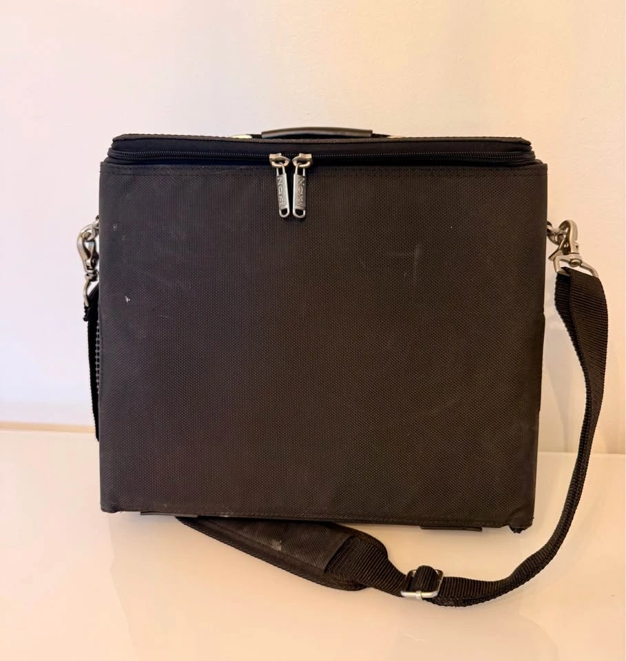 Official Original XBOX Travel Case - photo 2
