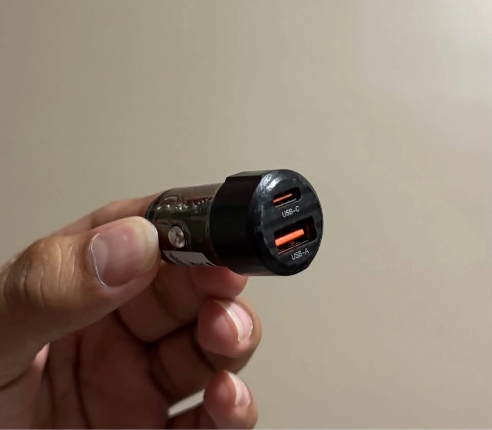 Brand new fast car charger with usb port A and C - photo 4