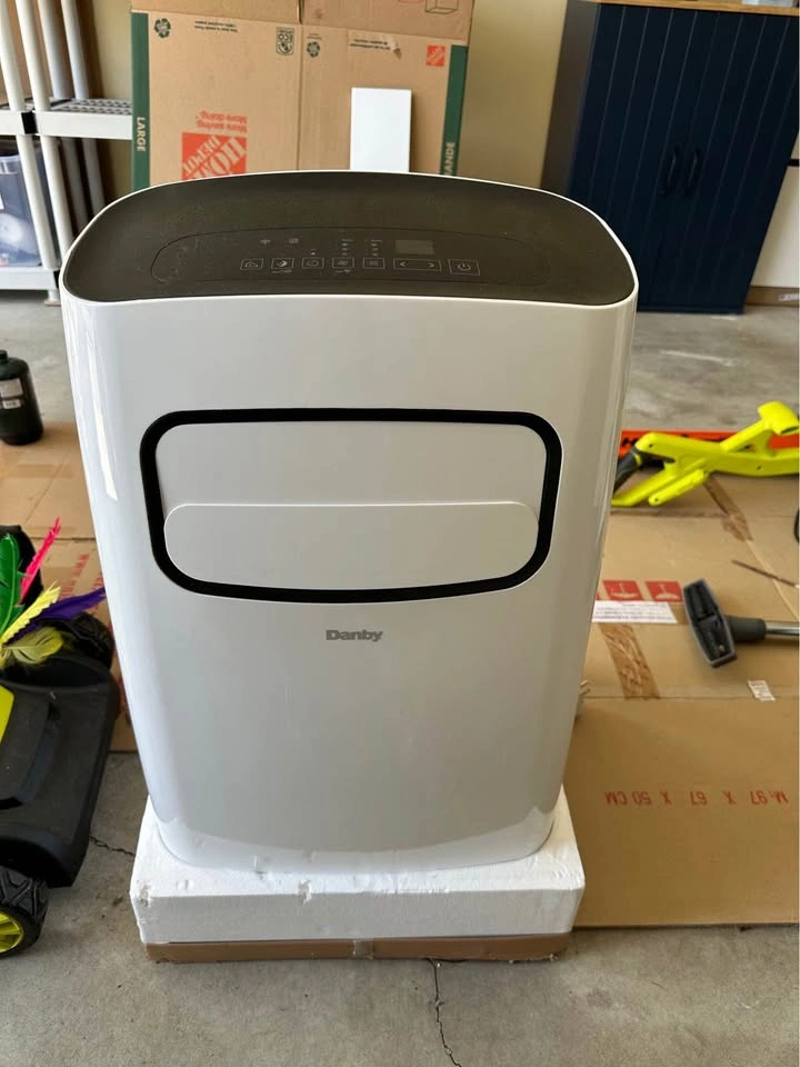Danby Air Conditioner - photo 2