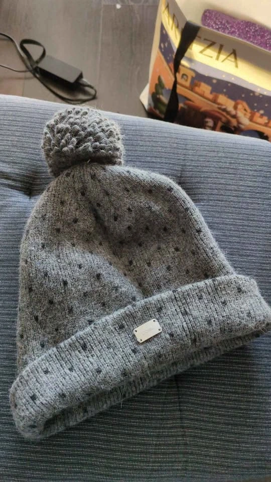 Toque and Lululemon scarf bundle - photo 3