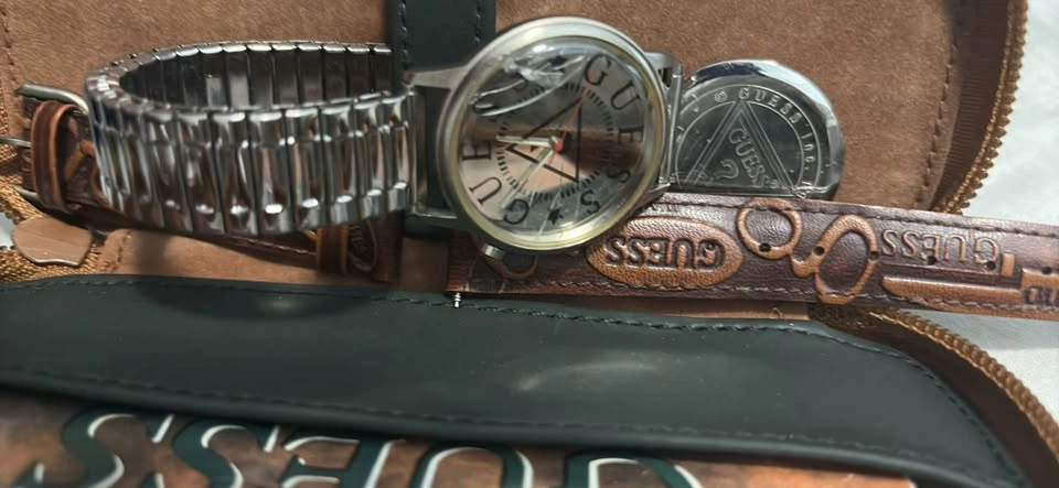 Vintage Guess Watch with Case - photo 2