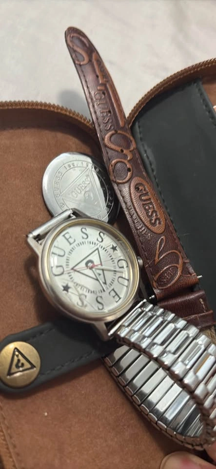 Vintage Guess Watch with Case - photo 3