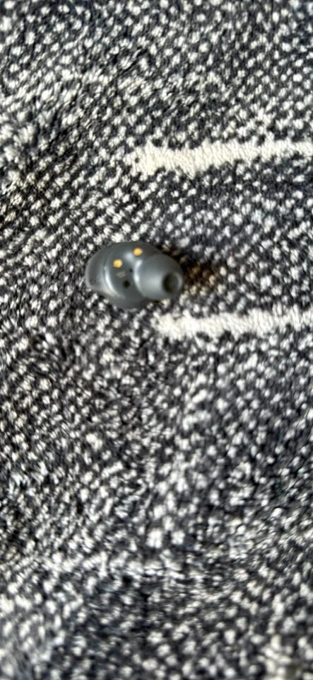 Samsung galaxy bud FE (right ear)