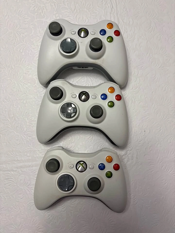 Lot of 1 Microsoft Xbox 360 Wireless Controllers