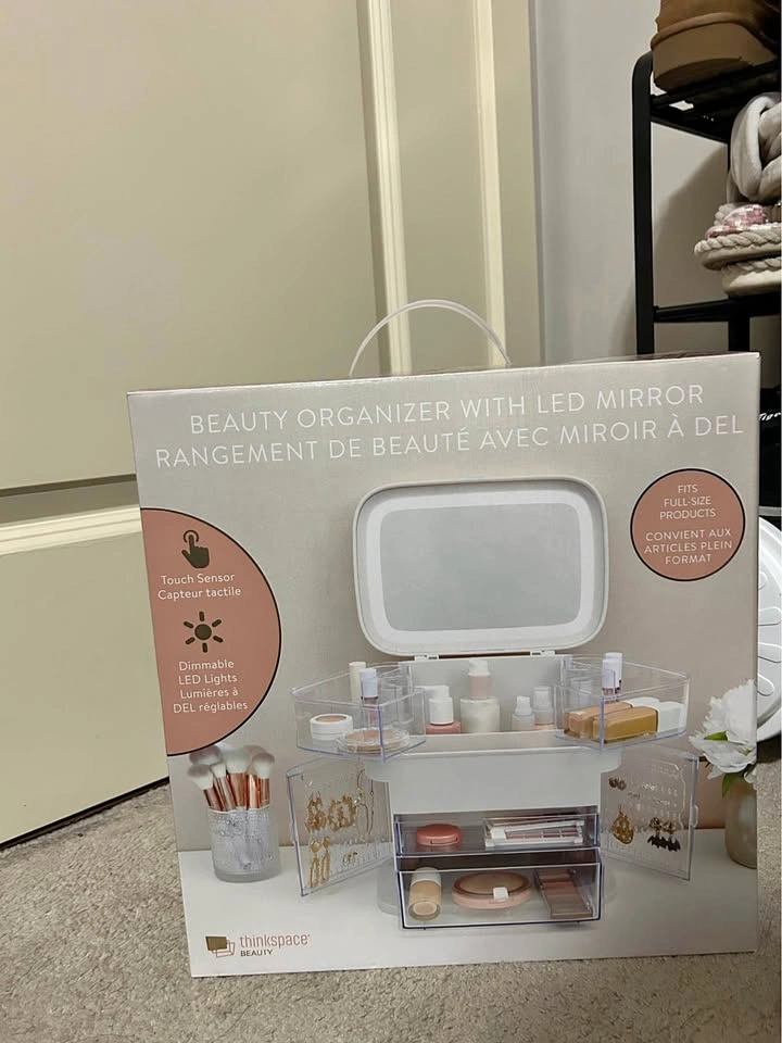 New - Makeup Organizer
