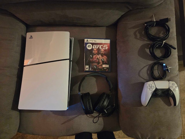 PS 5 w/ controller, headset, gaming screen, UFC 5