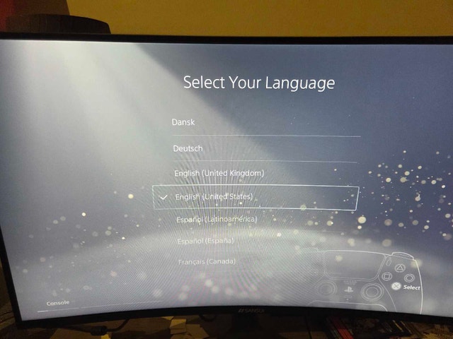 PS 5 w/ controller, headset, gaming screen, UFC 5 - photo 3