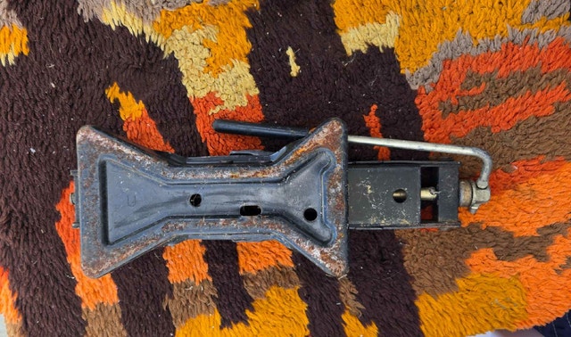 Vehicle Trunk Jack - photo 4