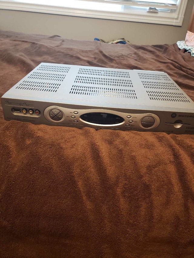 Motorola DCT6416 III DualTuner/ HDTV Capable - photo 3