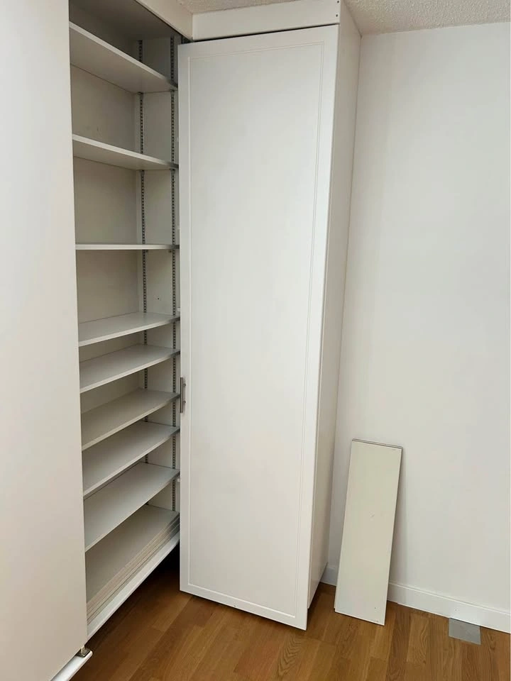 Cabinet doors & shelves