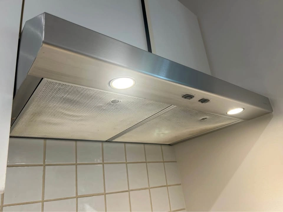 Broan 30-Inch Under Cabinet Range Hood, ENERGY STAR, 350 CFM - photo 2