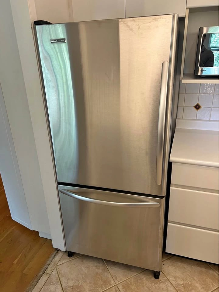 Refrigerator Kitchenaid Kbls19ktss01 With Ice Maker