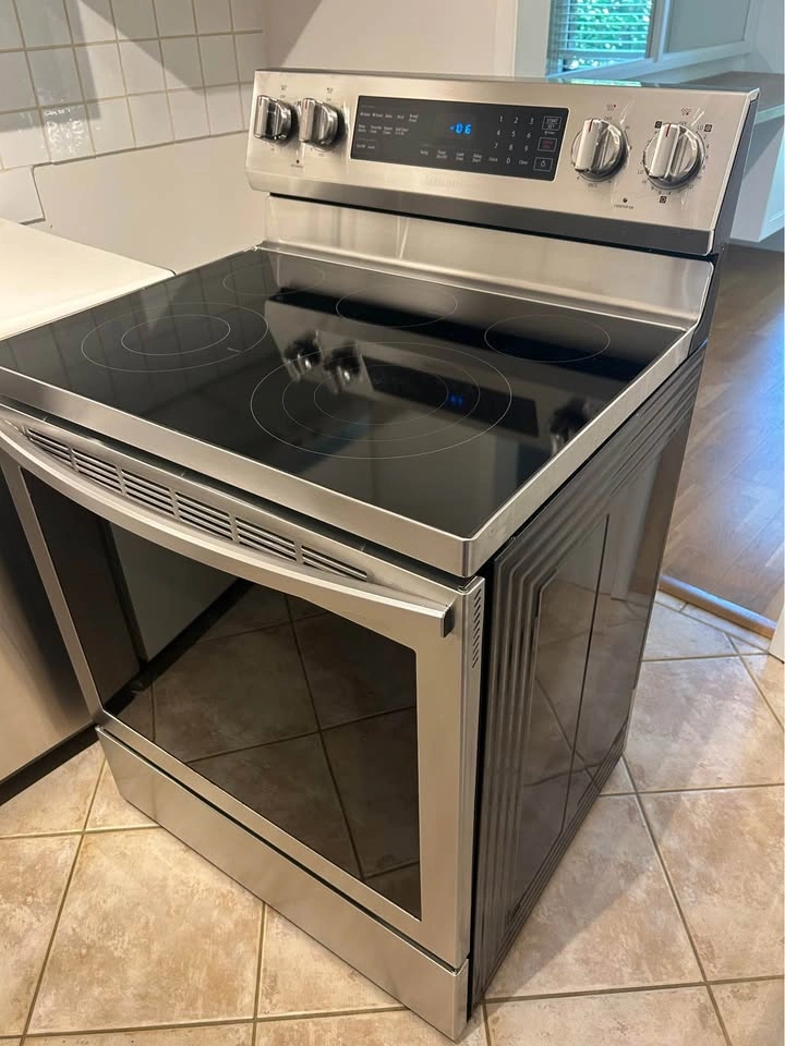 Samsung 30 in. 5-Burner Smart Electric Range - Stainless Steel - photo 2