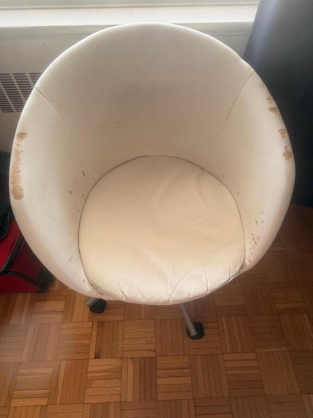 IKEA White SKRUVSTA Swivel Egg Chair - photo 3