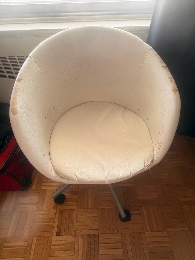 IKEA White SKRUVSTA Swivel Egg Chair - photo 4