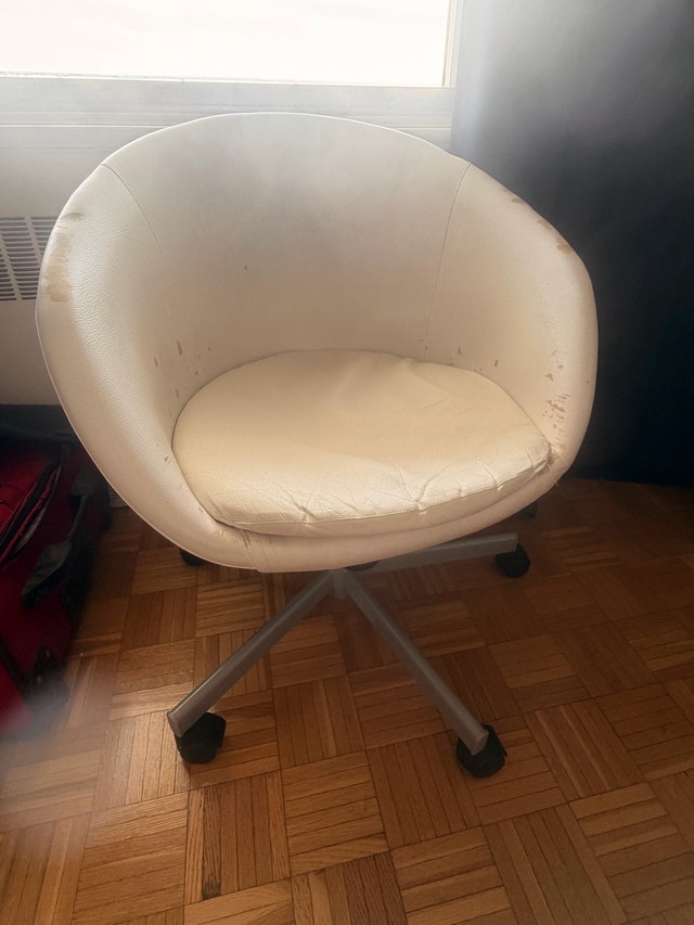 IKEA White SKRUVSTA Swivel Egg Chair - photo 5