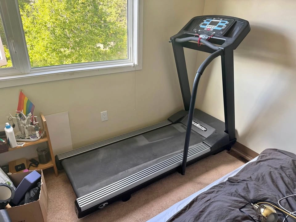 PaceMaster Gold Elite VR Treadmill