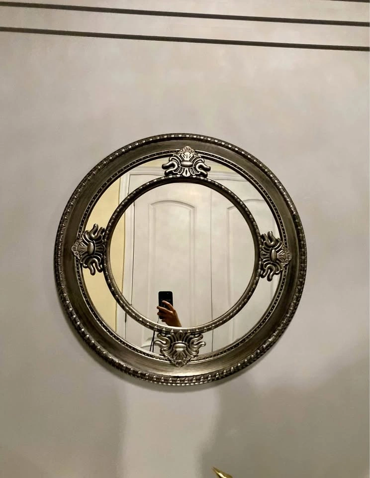 Versailles round mirror in Silver finish - photo 4