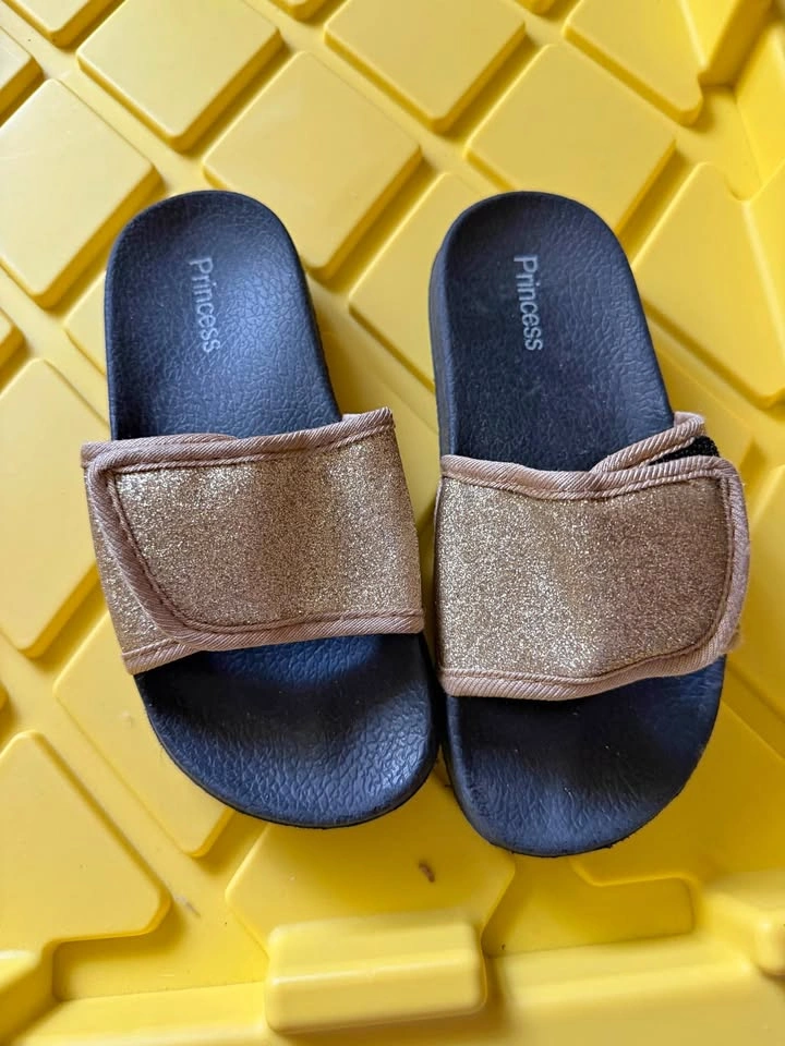 Girls Gold Glitter Slides