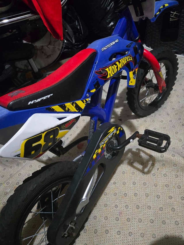 Hyper Hot Wheels bike for Kids