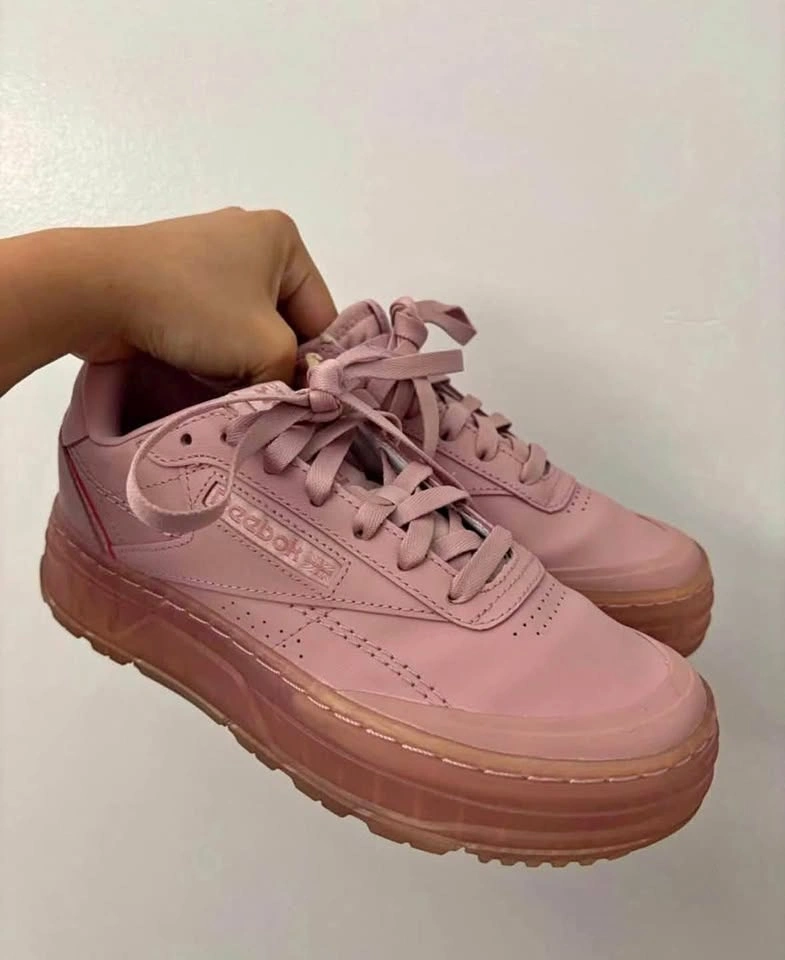 Reebok shoes size 6