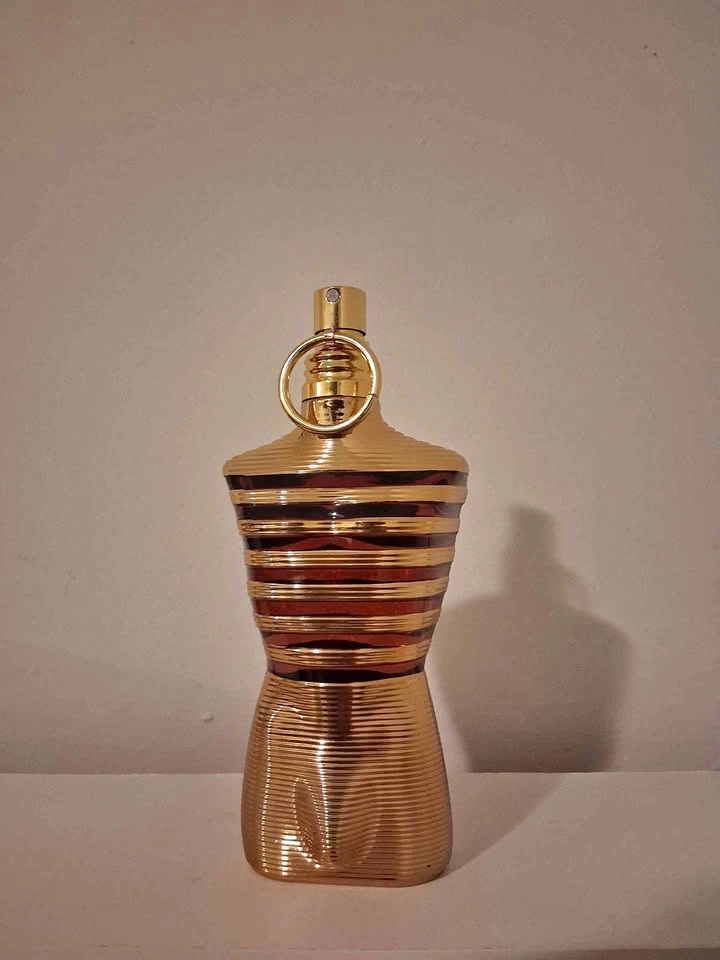Jean Paul Gaultier Le Male Perfume Bottle decents