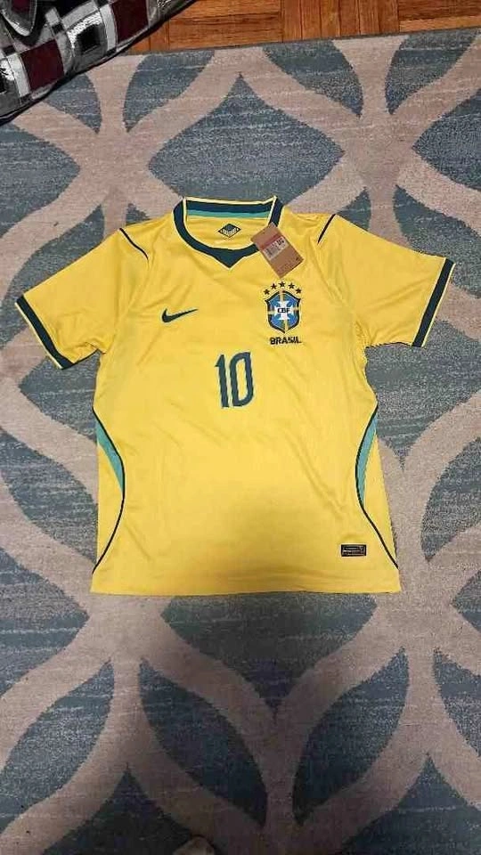 Nike Brazil Neymar Jr. #10 Soccer Jersey size L XL