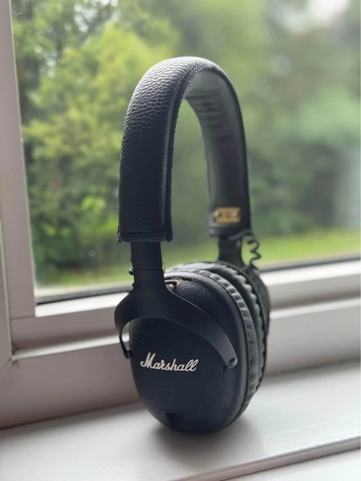 Marshalls headphones - barely used - photo 2