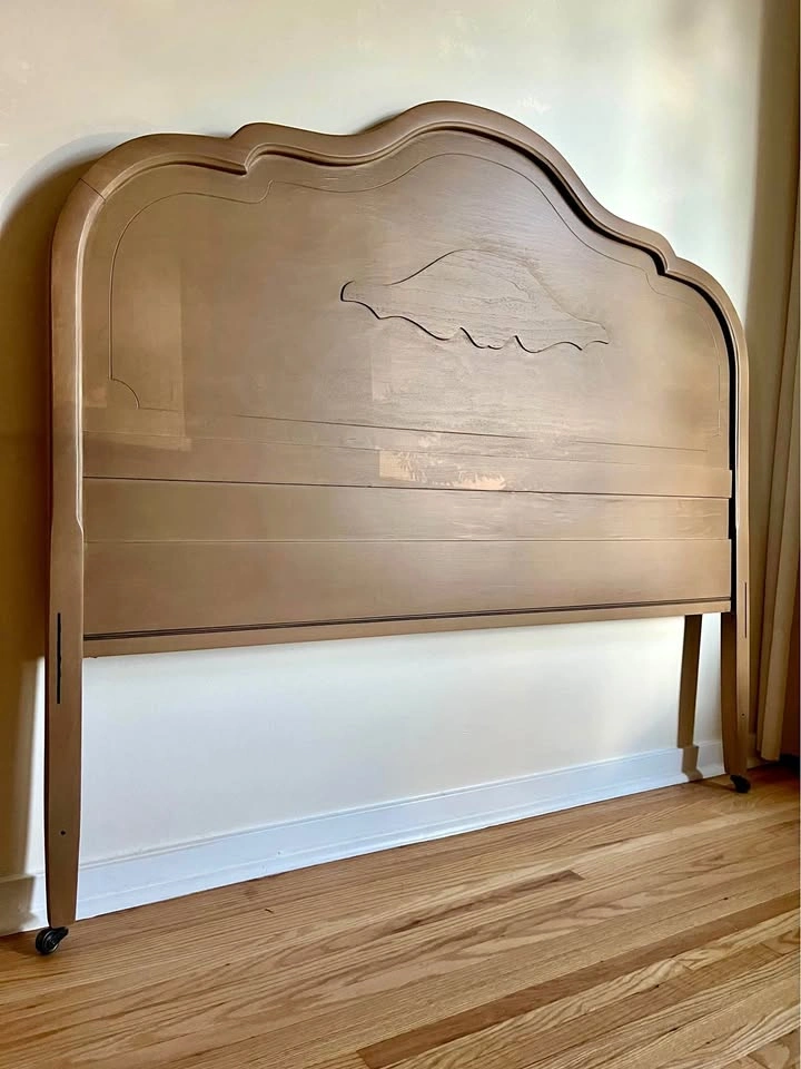 Vintage Wood Headboard – Classic Curved Design