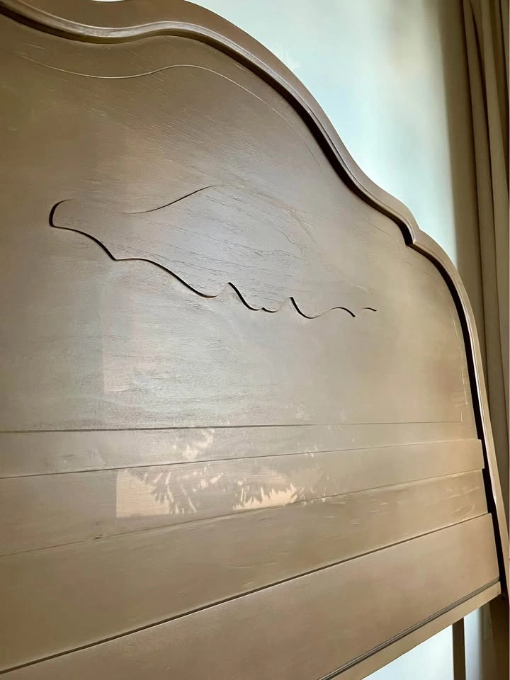 Vintage Wood Headboard – Classic Curved Design - photo 4