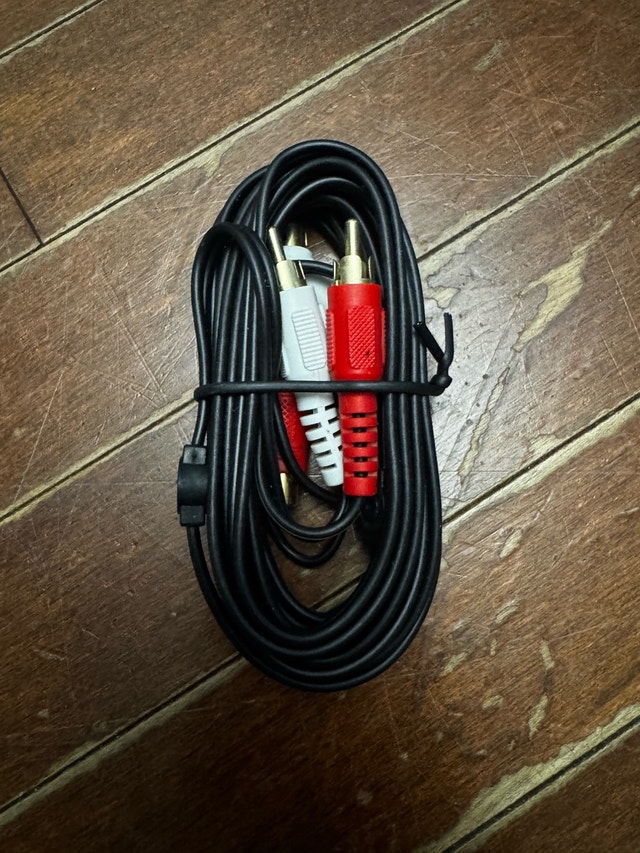 RCA audio cable - brand new