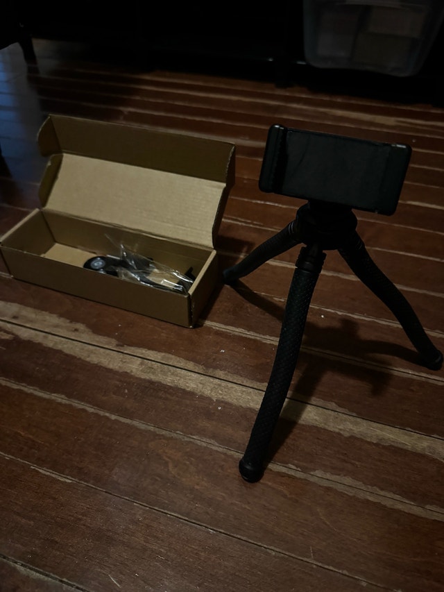 Phone tripod + remote