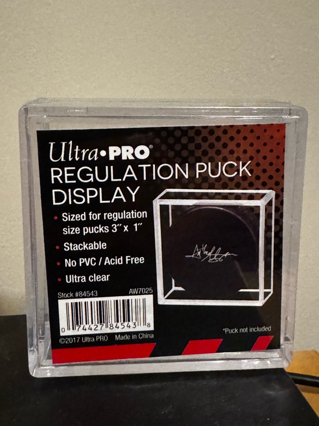Ultra pro puck display case x2 - photo 3