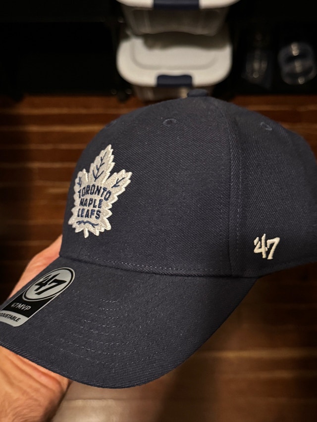 Brand new Toronto maple leafs hat - photo 2