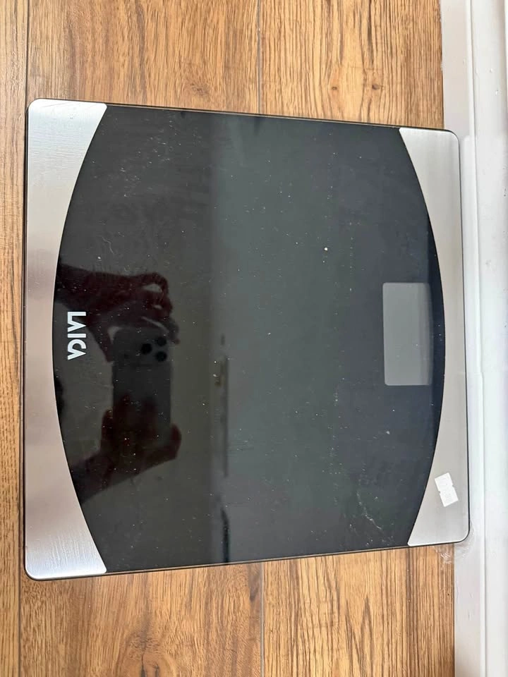 laica weight scale with battery