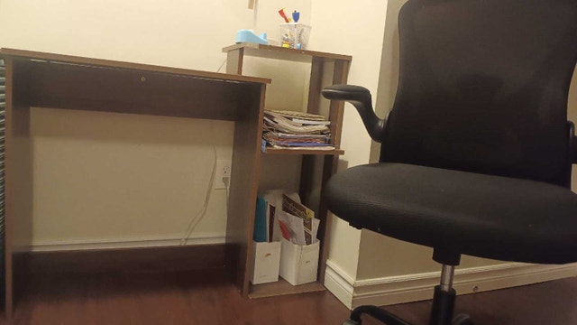 Office Chair with Free Table - photo 3