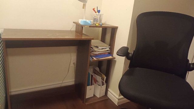 Office Chair with Free Table - photo 4