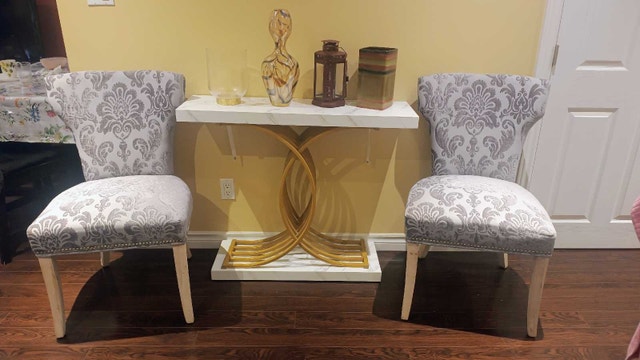 Set of 2 Classic Upholstered Accent / Lounge Chairs - photo 2